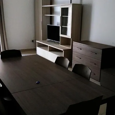 Homestay On Arturo Mercieca 46 *