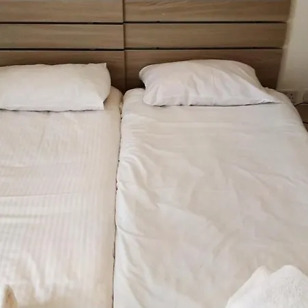 Homestay On Arturo Mercieca 46 Слима