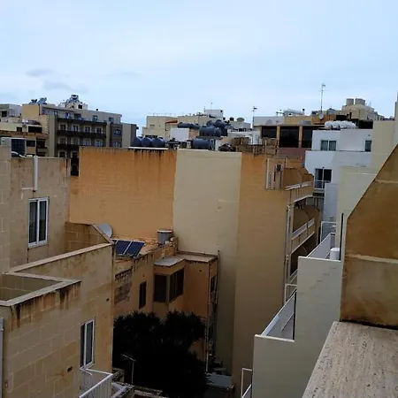 Homestay On Arturo Mercieca 46 Проживание в семье