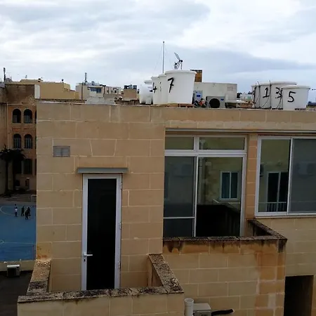 Homestay On Arturo Mercieca 46 Проживание в семье